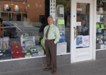 Agustín Rodríguez Vilches, histórico comerciante de Peñaranda: «En los años 60 empezamos a vender productos tan novedosos como las lavadoras, las fregonas o las cocinas de butano»