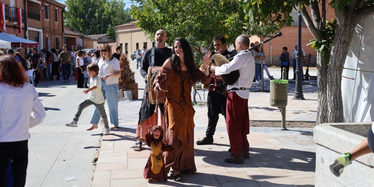 Diez años viajando en el tiempo en Rágama: la Feria Mudéjar se consolida como una de las citas festivas de otoño más esperadas