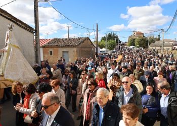 Arabayona de Mógica vive una esperada y multitudinaria romería del Cristo de Hornillos en el día grande de sus fiestas de otoño