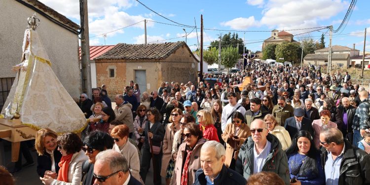 Arabayona de Mógica vive una esperada y multitudinaria romería del Cristo de Hornillos en el día grande de sus fiestas de otoño
