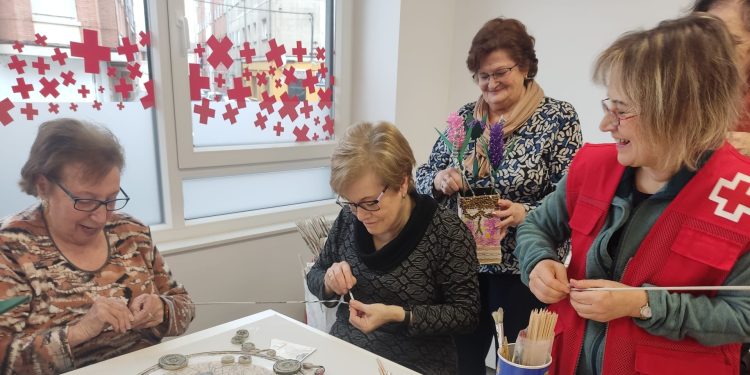 Cruz Roja retoma el curso con talleres para 133 personas mayores en Peñaranda, Macotera, Malpartida, Mancera y El Campo