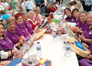 Las encajeras peñarandinas viajan hasta Valladolid para participar con sus labores en el encuentro invernal «Bolilla 2025»