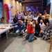 María Jesús celebra su 60 cumpleaños y su familia y amigos le organizan una gran fiesta sorpresa para celebrarlo a lo grande