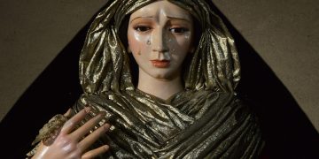 La Virgen de la Esperanza luce ya ataviada de luto en Peñaranda de cara al mes de noviembre dedicado a los difuntos