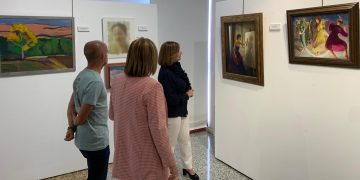 La exposición «Lienzos de luz y de sombra» llega al CDS de Peñaranda con las obras de 29 artistas vinculados a Salamanca