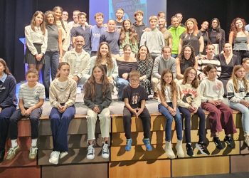 El club de atletismo «Ciudad de Peñaranda» celebra su XV aniversario y la alcaldesa les promete una nueva pista para el 2026