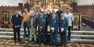 La Guardia Civil de Macotera rinde honores a la Virgen del Pilar con una misa solemne y con un vino de honor en el cuartel