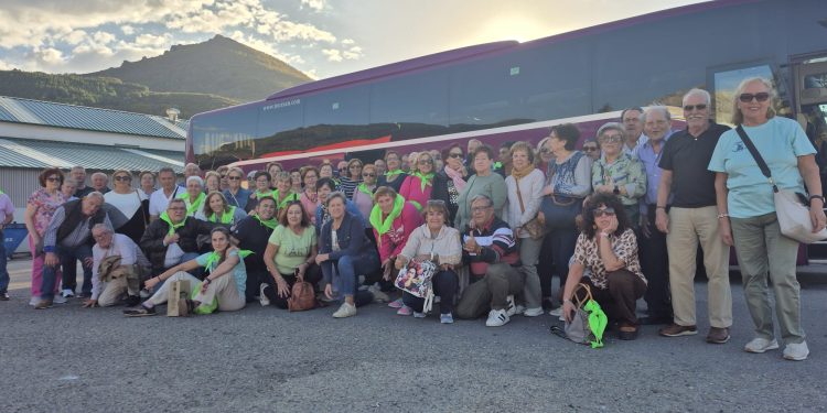 La asociación de mayores San Miguel de Peñaranda disfruta de una excursión a León y la próxima en diciembre será a Vigo
