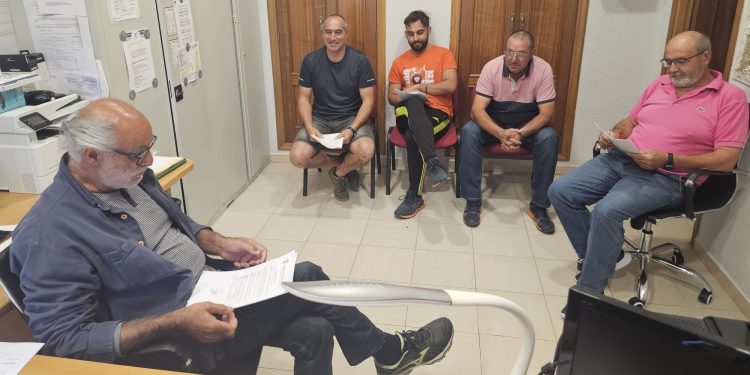 Nueva renuncia de un edil popular en Nava de Sotrobal tras tomar posesión y pregunta del PSOE al alcalde: ¿qué vas a hacer tú sólo?