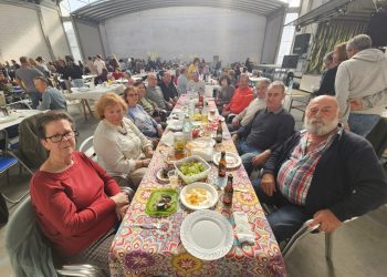 Arabayona de Mógica despide sus fiestas con una gran paella popular en el multiusos a beneficio de la asociación Ariadna
