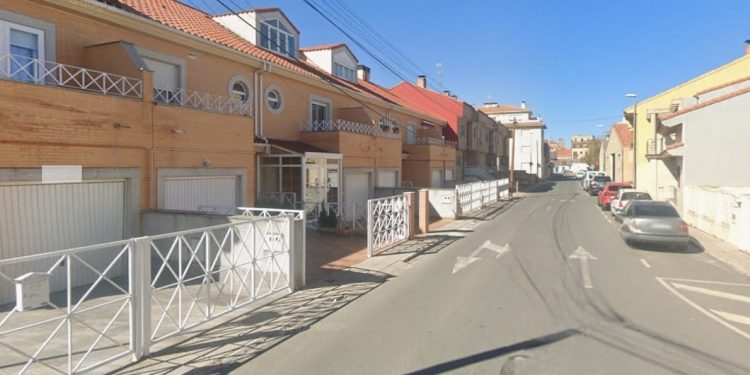 Oposición vecinal a la reordenación del tráfico en Peñaranda por la obra de la calle del Carmen: presentan 150 firmas en contra