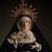La Virgen de la Soledad, ataviada de luto castellano al más puro estilo de la Casa de Austria en la iglesia parroquial de Peñaranda