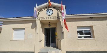 Borradas las pintadas del Ayuntamiento de Zorita de la Frontera mientras la Guardia Civil investiga la autoría del acto vandálico