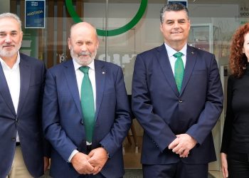 Caja Rural y la Asociación Contra el Cáncer en Salamanca se unen para llegar a más y renuevan su acuerdo de colaboración