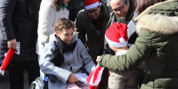 Babilafuente vive un domingo solidario a favor de «La sonrisa de María» con mercadillo navideño en el multiusos y una marcha