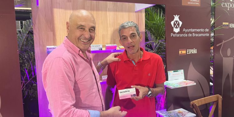 La biblioteca de Peñaranda se convierte en referente estos días en la Expoesía 2025 que se celebra en Caracas (Venezuela)