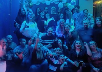 Fernando Manzano disfruta en Peñaranda de una gran fiesta por su jubilación tras varias décadas trabajando en la empresa Dulca