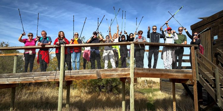 Peñaranda promueve la salud y el deporte en la naturaleza con una jornada de marcha nórdica en la localidad abulense de El Oso