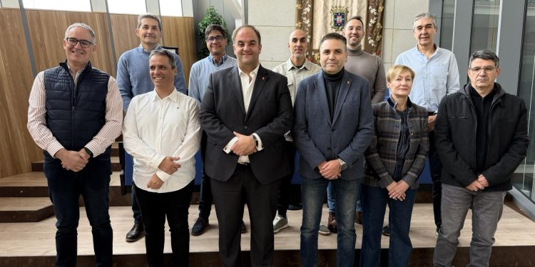 La Jefatura de la Policía Local de Peñaranda participa en una mesa de trabajo en Guijuelo junto a otros policías de la provincia