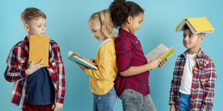 Las familias de Castilla y León disponen hasta el 19 de diciembre para inscribirse en el programa de gratuidad de libros de texto