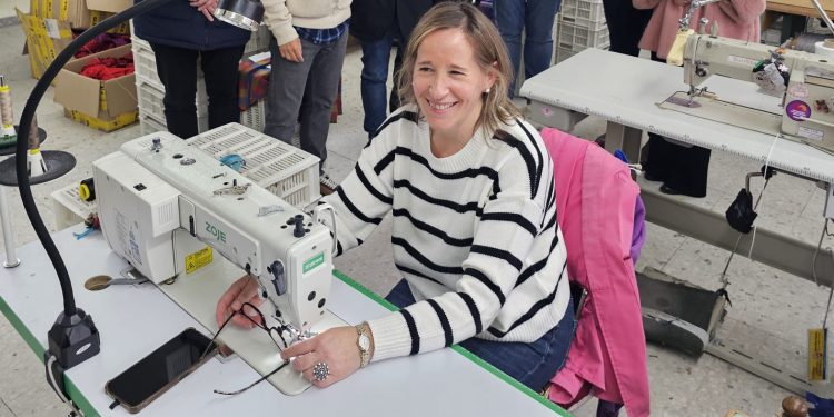 Macotextil conmemora en Macotera sus 60 años «entre costuras» y con el relevo generacional como principal reto para sobrevivir