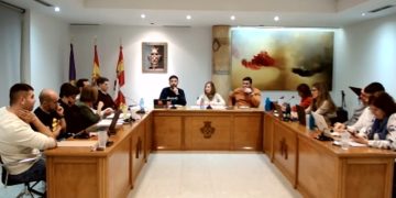 Tenso pleno en Peñaranda con la alcaldesa acusando al PP de deslealtad y los populares pidiendo que «gobierne para todos»