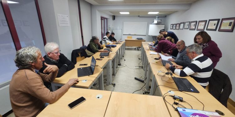 Los primeros voluntarios de Protección Civil inician en Peñaranda la formación presencial y harán otra sesión con la Policía Local