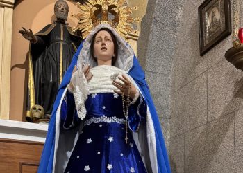 El Humilladero viste a su Virgen de «adviento» mientras la cofradía prepara ya su chocolatada benéfica para el próximo día 7