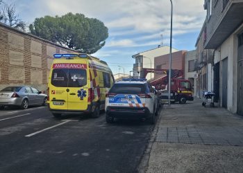 Nueva movilización de los servicios de emergencia en Peñaranda para atender a una mujer caída en su domicilio de la calle San José