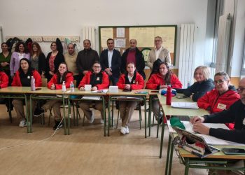 El diputado de Empleo y Desarrollo Rural, Antonio Labrador, visita la Acción de Formación y Empleo Sociosanitaria en Macotera