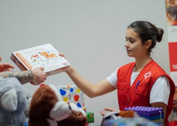 Cruz Roja en Peñaranda recoge hasta el 2 de enero juegos y juguetes nuevos para la infancia en situación de vulnerabilidad