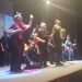 Pequeñique llena el escenario del CDS en Peñaranda de alegría, magia, música y nostalgia navideña con «Eso que tú me das»