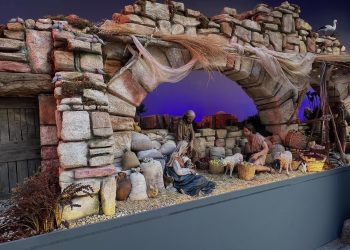 La Diputación inaugura el Belén Monumental y presenta la programación cultural de Navidad en el Patio de La Salina