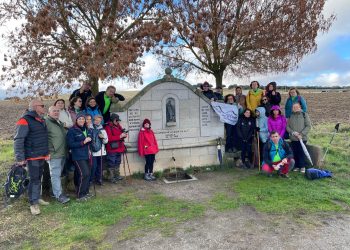 El club de senderismo Camino el Cristo de Alaraz sigue las huellas teresianas en una ruta entre Mancera de Abajo y Duruelo