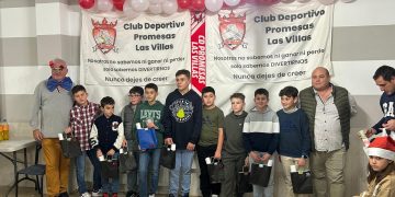 El club deportivo Promesas Las Villas celebra en Villoria un ágape navideño con entrega de regalos para los niños y niñas