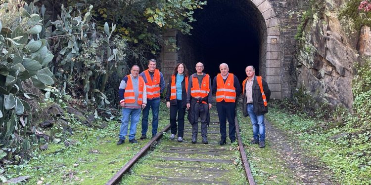 La Diputación presenta el nuevo recorrido corto del Camino de Hierro y el Centro de Recepción de Visitantes en Vega de Terrón