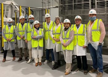 La subdelegada del Gobierno en Salamanca, Rosa López, visita las obras de ampliación de la fábrica de Dulca en Peñaranda