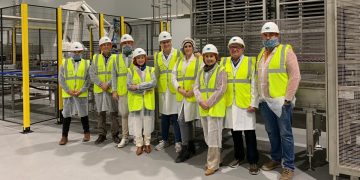La subdelegada del Gobierno en Salamanca, Rosa López, visita las obras de ampliación de la fábrica de Dulca en Peñaranda