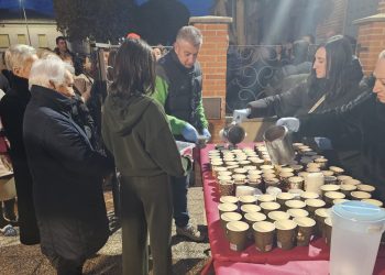 La cofradía peñarandina del Humilladero recauda donativos para el arreglo de la ermita en una nueva edición de su chocolatada
