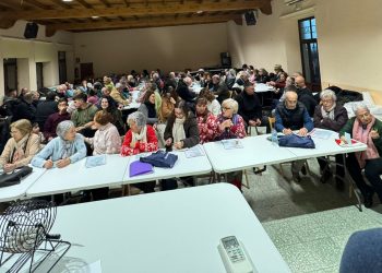 Villancicos populares, un bingo solidario a favor de Aerscyl y chocolate con churros animan el viernes en Mancera de Abajo