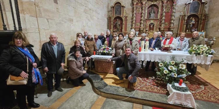 Moríñigo bendice una nueva imagen de Santa Bárbara en el día de su fiesta aunque la lluvia impide sacar la procesión a la calle