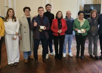 El Ayuntamiento de Peñaranda comparte el ágape navideño con el personal municipal y despide a los que se jubilan este año