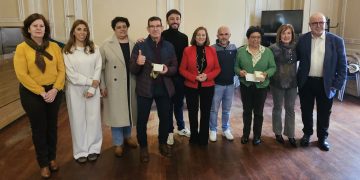 El Ayuntamiento de Peñaranda comparte el ágape navideño con el personal municipal y despide a los que se jubilan este año