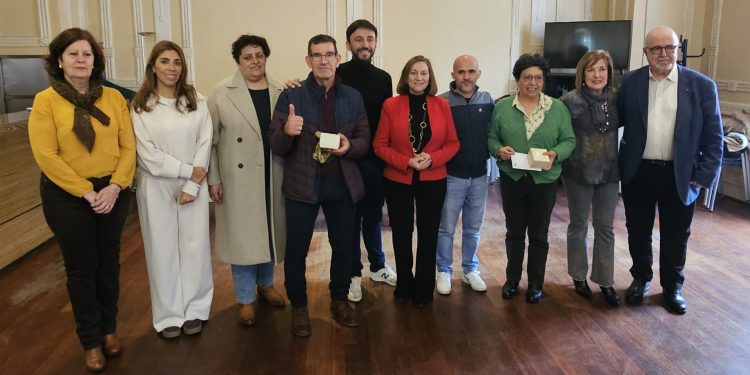 El Ayuntamiento de Peñaranda comparte el ágape navideño con el personal municipal y despide a los que se jubilan este año