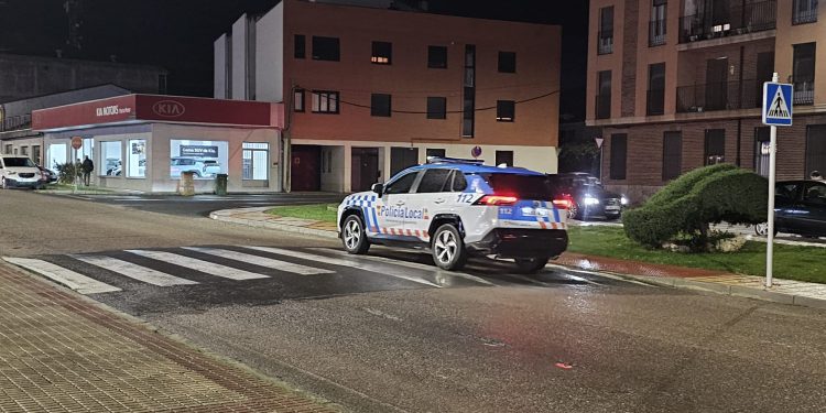 La Policía Local de Peñaranda busca al conductor que se ha dado a la fuga tras atropellar a un varón de 72 años frente al Lupa