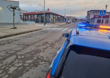 La Policía Local identifica en tiempo récord al conductor que atropelló a un varón de 72 años en Peñaranda y se dio a la fuga