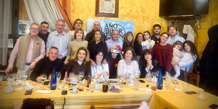 Miembros de la candidatura del Partido Popular en Peñaranda se reúnen en Mancera para celebrar una animada comida navideña