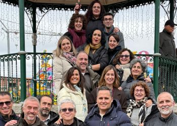 Peñaranda acoge nuevamente la «primada» de la familia Martín Tejada donde no ha faltado la tradicional foto en el templete
