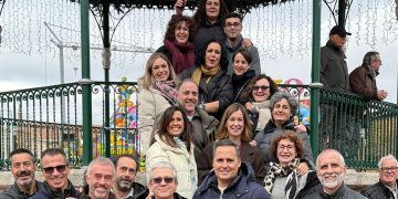 Peñaranda acoge nuevamente la «primada» de la familia Martín Tejada donde no ha faltado la tradicional foto en el templete