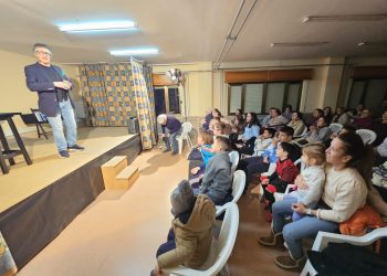 Santiago de la Puebla disfruta de la magia de Nacho Casal en el arranque de un fin de semana que traerá mañana el belén viviente